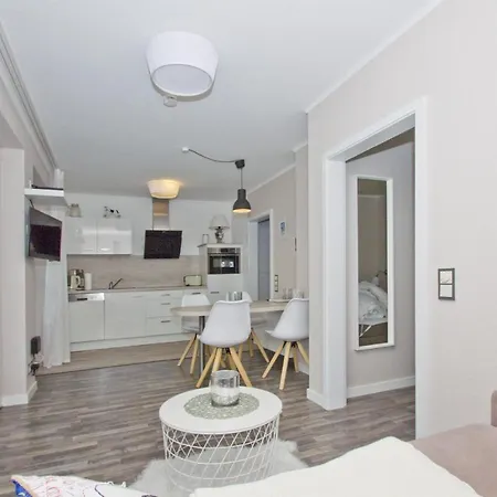 Zentrale Mit Balkon, Gratis Nutzung Vom Ahoi Erlebnisbad Und Sauna In Sellin - Buskam 22 Appartamento *