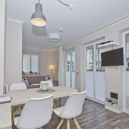 Apartmán Zentrale Mit Balkon, Gratis Nutzung Vom Ahoi Erlebnisbad Und Sauna In Sellin - Buskam 22 *