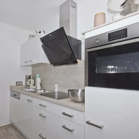 Apartmán Zentrale Mit Balkon, Gratis Nutzung Vom Ahoi Erlebnisbad Und Sauna In Sellin - Buskam 22