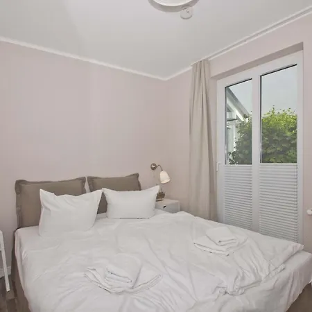 Zentrale Mit Balkon, Gratis Nutzung Vom Ahoi Erlebnisbad Und Sauna In Sellin - Buskam 22 Apartmán *